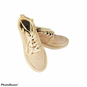 Vionic Nuetral Colored Sneakers Size 8